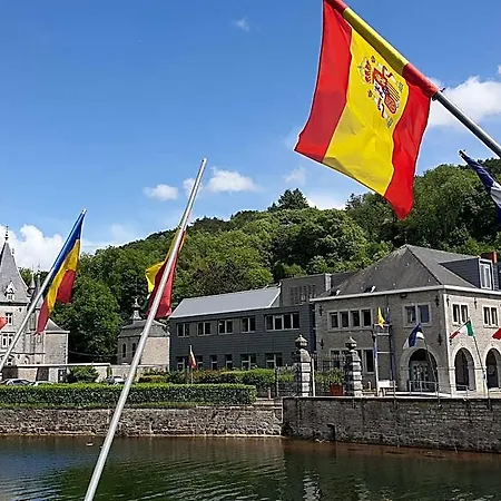 Отель Glamping In The Ardennes 3*